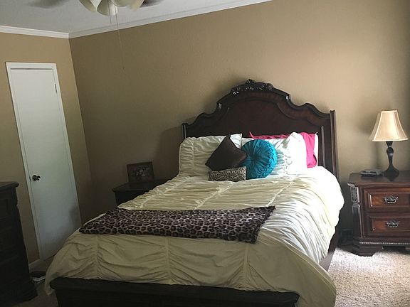 2nd image of 526 Park Ln