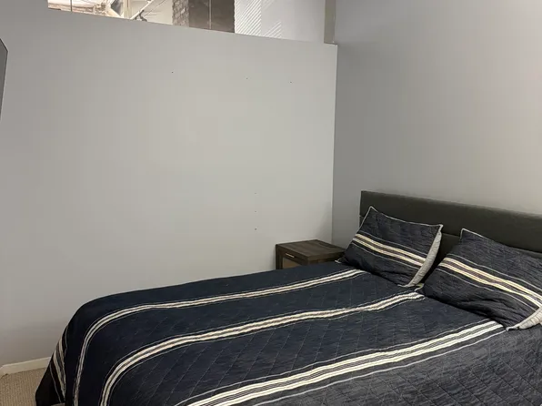 203 S Sangamon St APT 211, Chicago, IL 60607