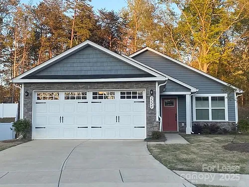 2224 Goldwood Dr Photo 1