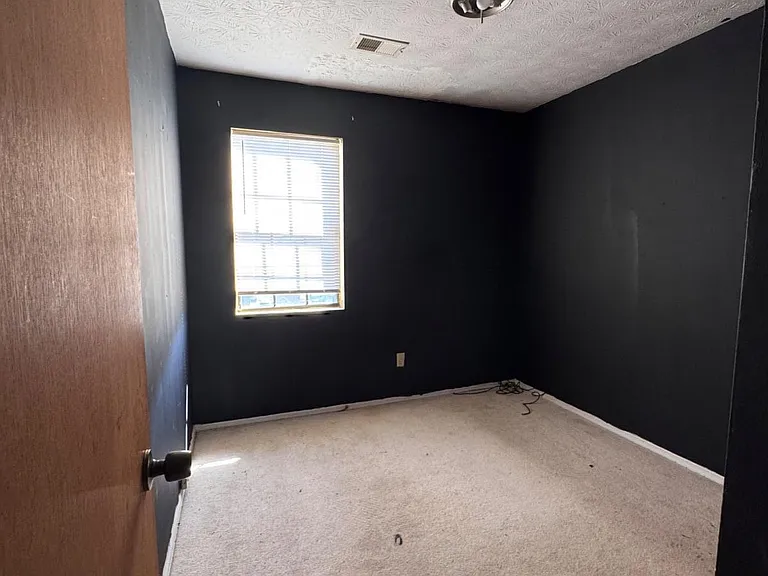 1602 Pine Tree Trl — Photo 13