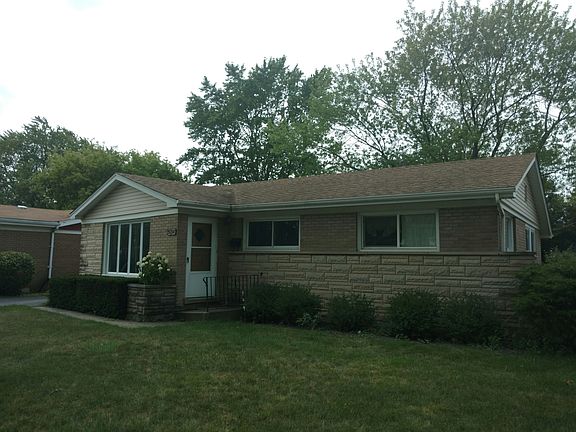 3rd image of 15214 Hamlin Ave