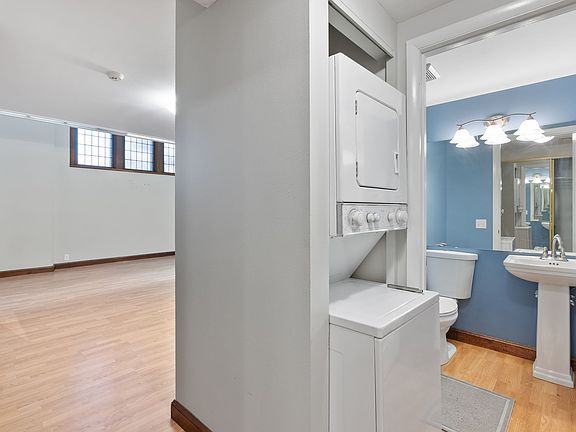 5th image of 1052 S Kingshighway Blvd #P