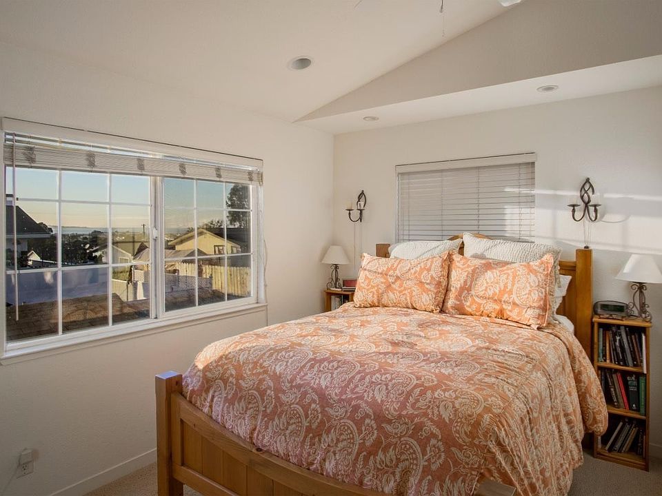Master Bedroom wit view