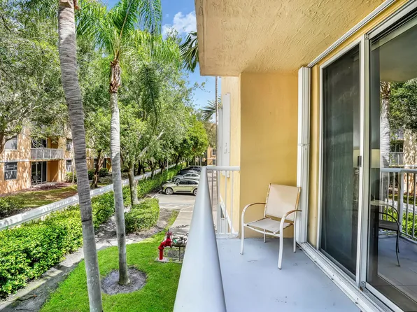 609 E SHERIDAN Street #208, Dania Beach, FL 33004