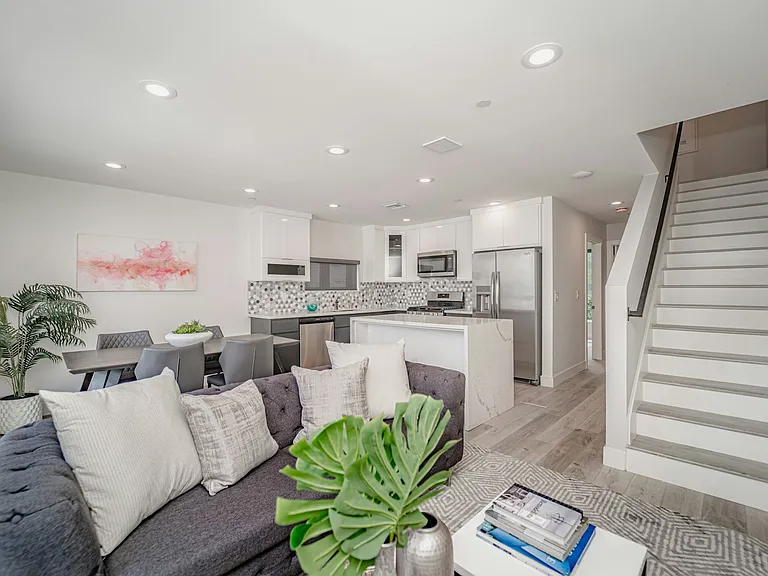 1321 Bates Ave #1323 — Photo 25