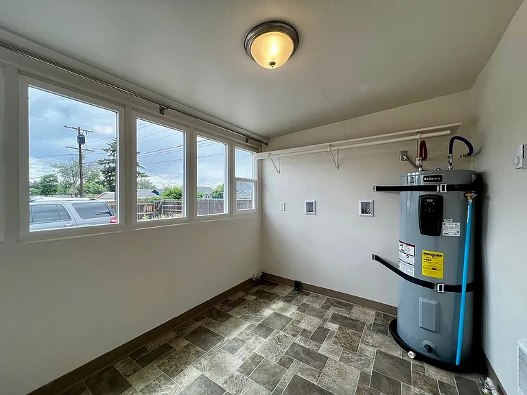 904 & 906 W Tieton Dr — Photo 12