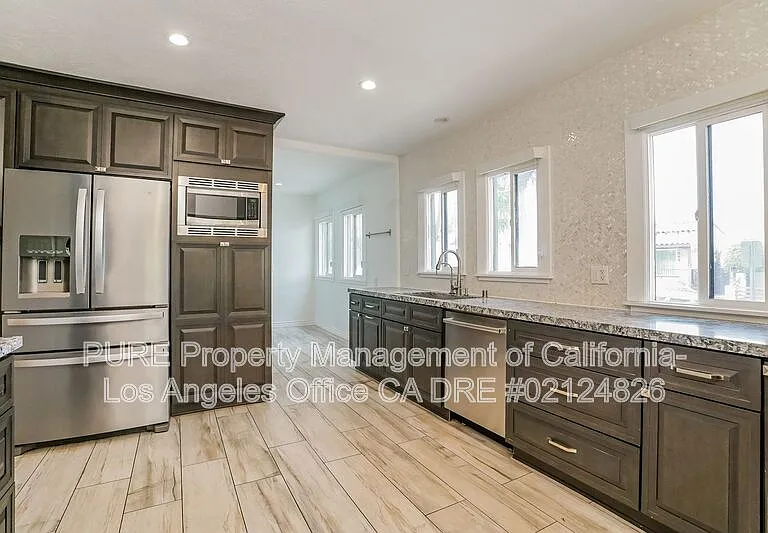 5049 Pickford St — Photo 8