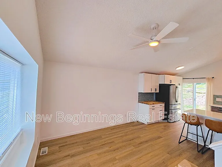 5560 Montgomery Ter — Photo 9