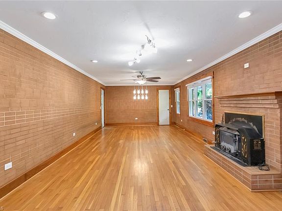 3rd image of 335 Reddies Osborne Ln