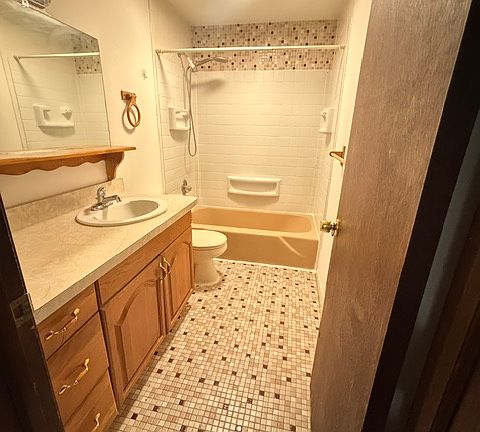 4th image of 69 Constance Ln #2