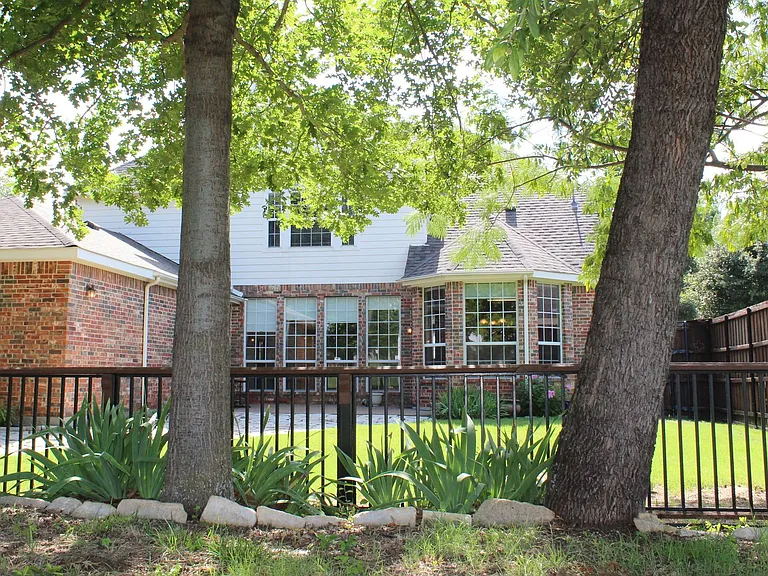 11000 Breezewood Dr — Photo 25
