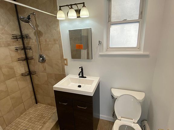 3rd image of 1628 Kennellworth Pl