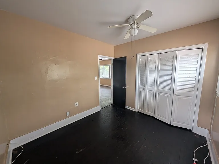 407 Engman St #B — Photo 5