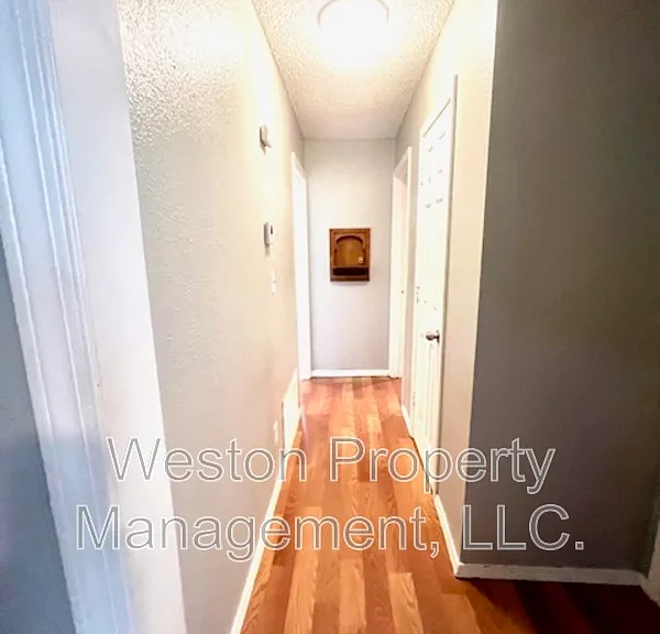 413 Reed Pl — Photo 8