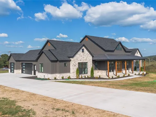 165 Madison 7218 Dr, Fayetteville, AR 72703