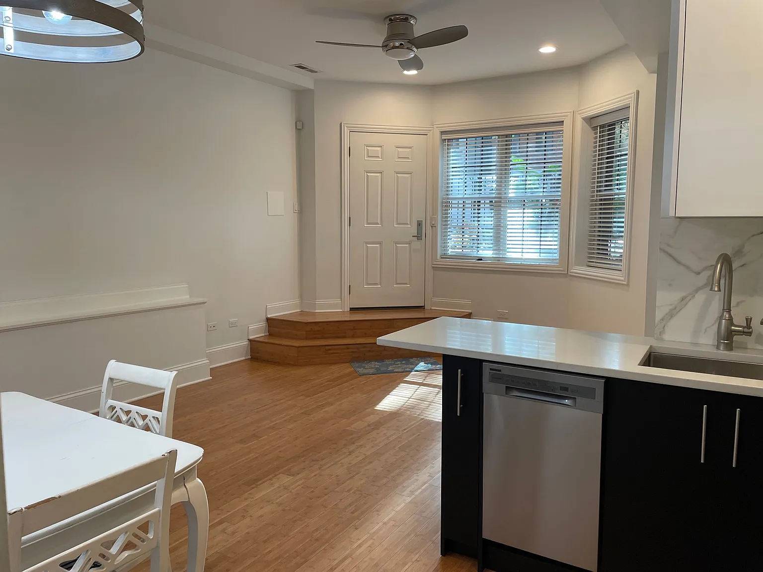 2 bed, 1000 sqft, $2,000 — Photo 4