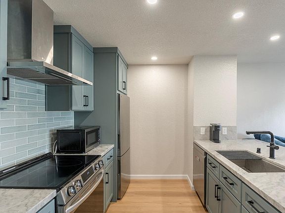 4th image of 504 Ocean Ave APT 2