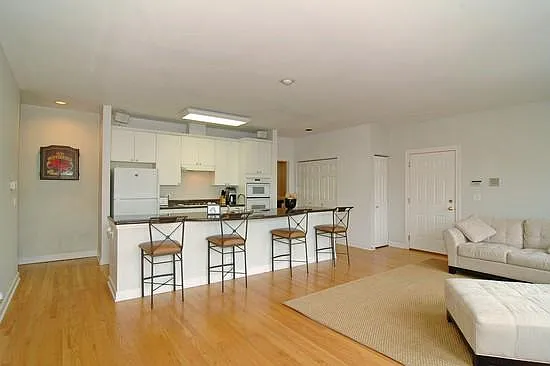 710 N Orleans St #D — Photo 6