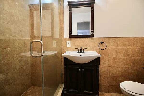 Rented by Hagstrom Management Inc | media 17