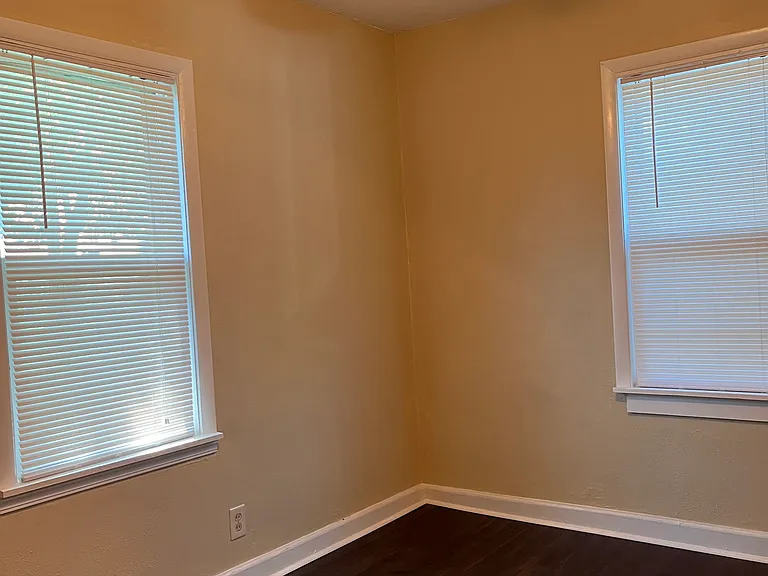 2067 N Columbia Ave — Photo 14