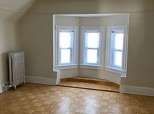378 E 2nd St #3, Brooklyn, NY 11218