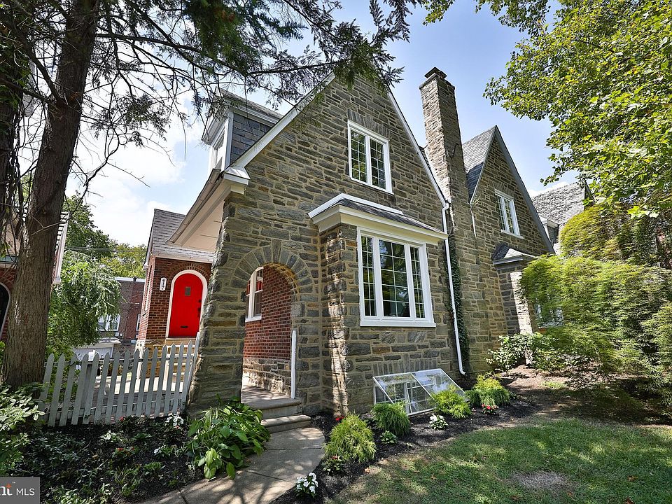 1st image of 417 E Allens Ln