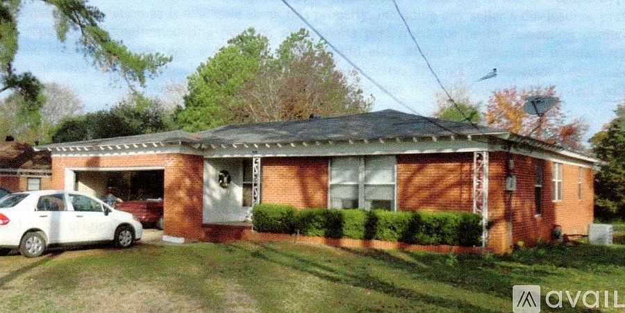 1st image of 203 W Carolanne Blvd