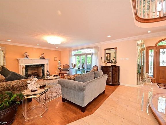 4th image of 839 Hardwood Ct
