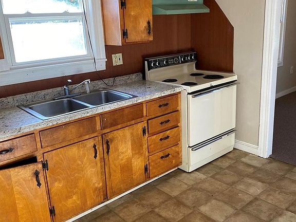 3rd image of 1806 Padbury Ave SE #1806