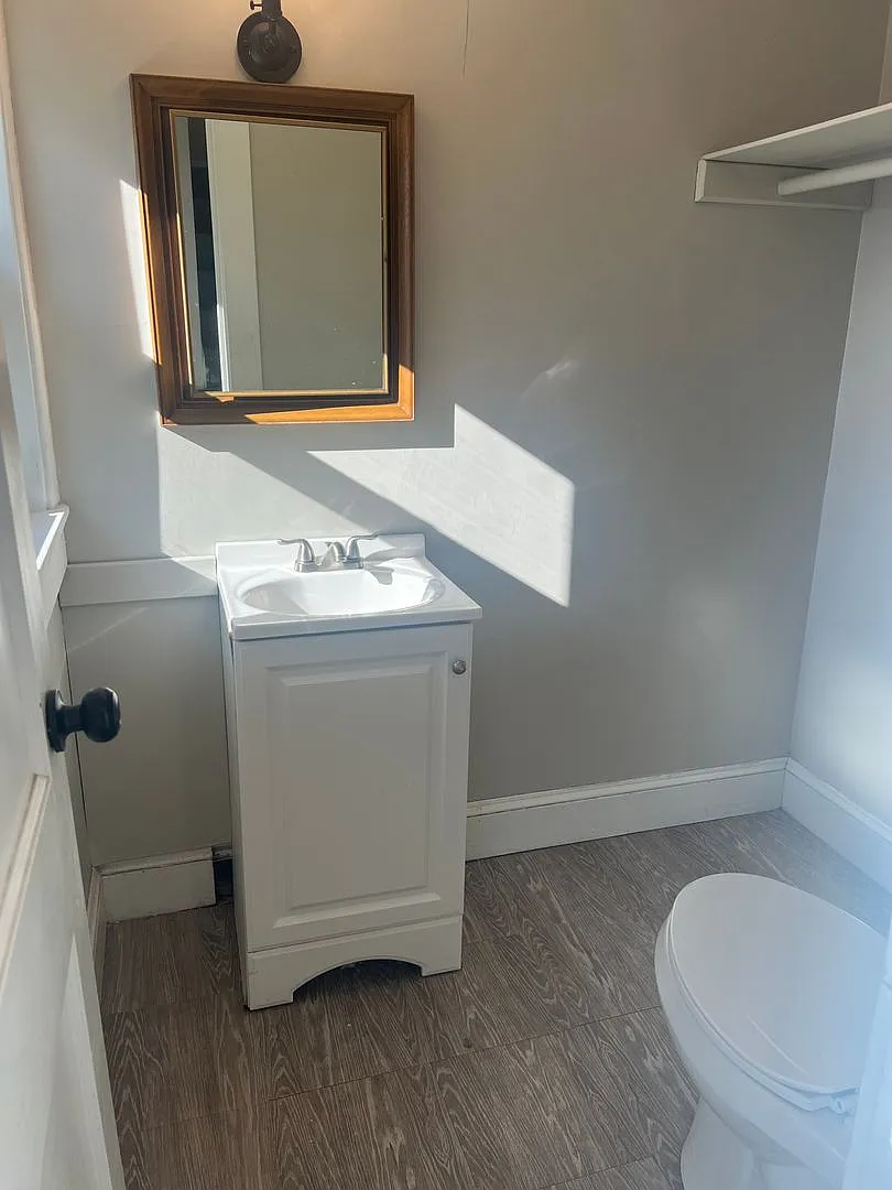 208 Charter Oak Street — Photo 3