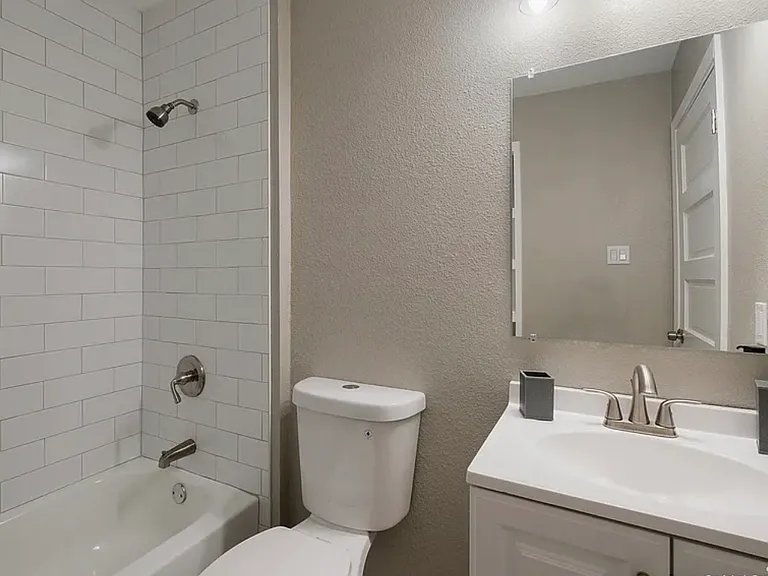 858 Harriman Pl — Photo 11
