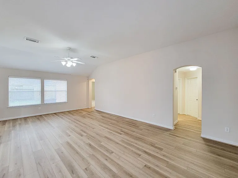 6806 Haley Ct — Photo 11