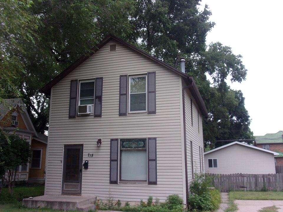 1st image of 715 W 4th St