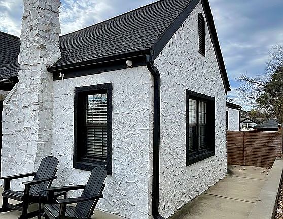 4th image of 108 N Pine St