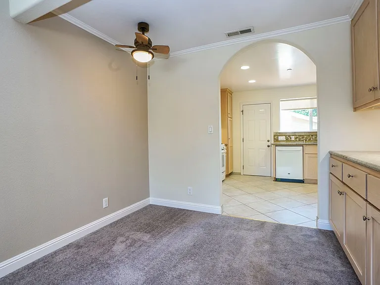 1621 Huron Ave — Photo 16