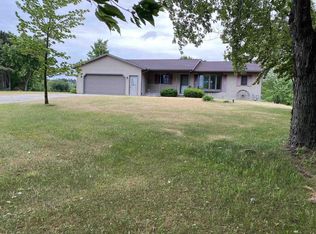 10790 N Knapp Ct, Clintonville, WI 54929