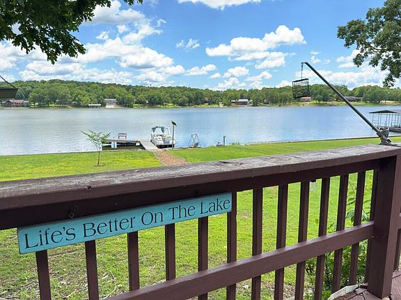 2nd image of 523 E Tri Lakes Dr