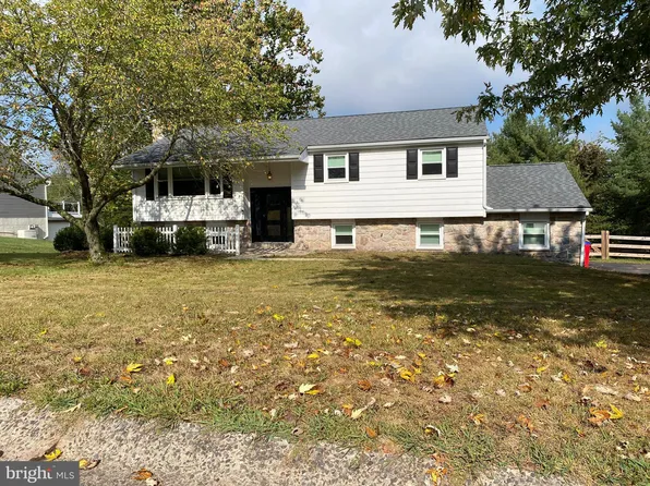1131 Crestwood Dr, Pottstown, PA 19464