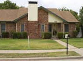 513 Chestnut Dr, Grand Prairie, TX 75052