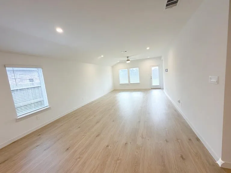 4946 Pine Haven Ln — Photo 6