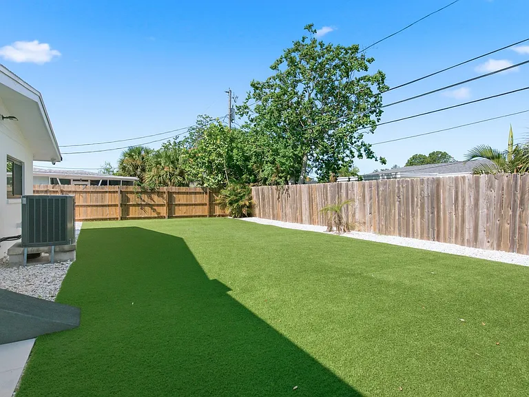 2488 Del Rio Way — Photo 35
