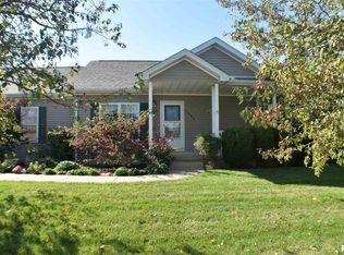1464 N 4th Ave, Canton, IL 61520