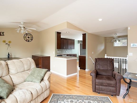 3rd image of 12618 SE 221st Pl