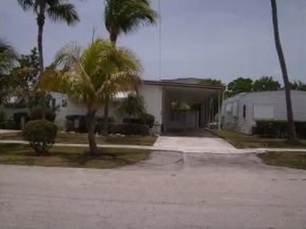 44 Ocean Dr, Ocean Reef, FL 33037