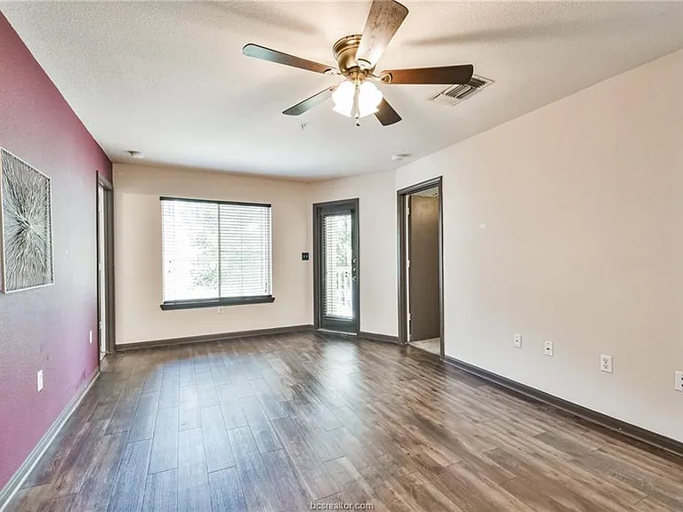 529 Parkway #203 — Photo 8
