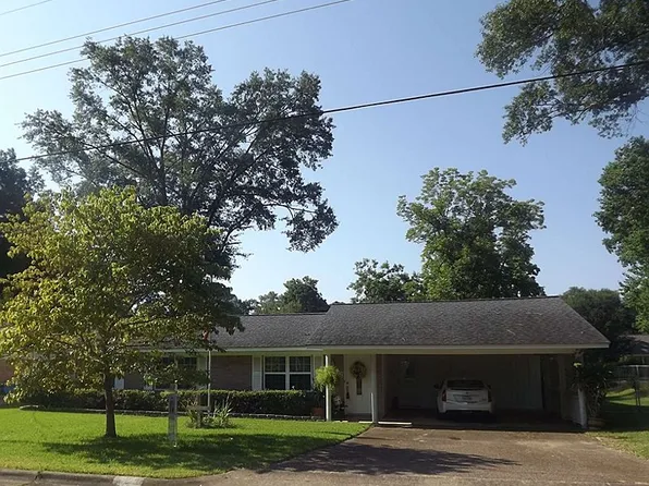 628 Mr Henrys Dr, Nacogdoches, TX 75965
