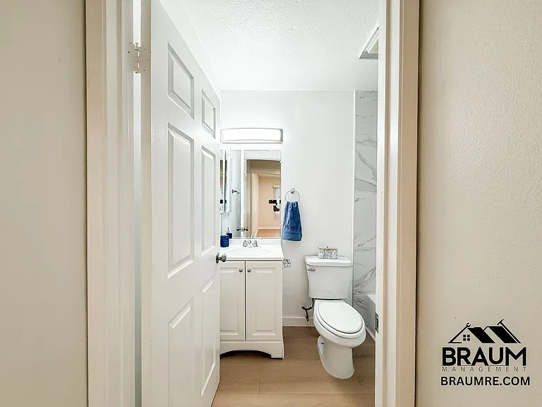 4404 Stern Ave — Photo 31