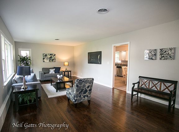 3rd image of 2204 Greengold St