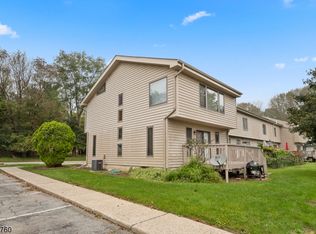 210 Cherokee Rd, Lafayette, NJ 07848