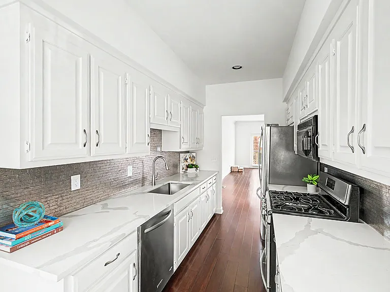 126 Forest Place Cir — Photo 22